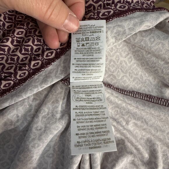 Boden Long Sleeve Burgundy Pink Geometric‎ Mock Neck Viscose Blouse Sz 16-18 - Picture 9 of 10